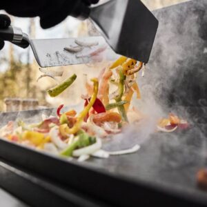 Weber® SLATE® GPD Premium Plancha 76 cm tarjoiluvaunulla